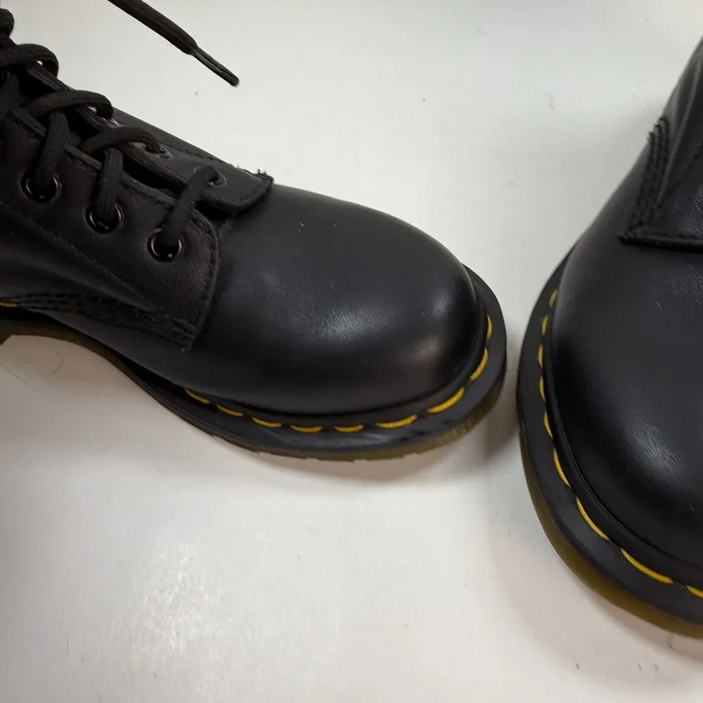 Dr Martens 1460 Pascal Black Leather 8 Eye Combat Boots Womens Size 7 AirWair